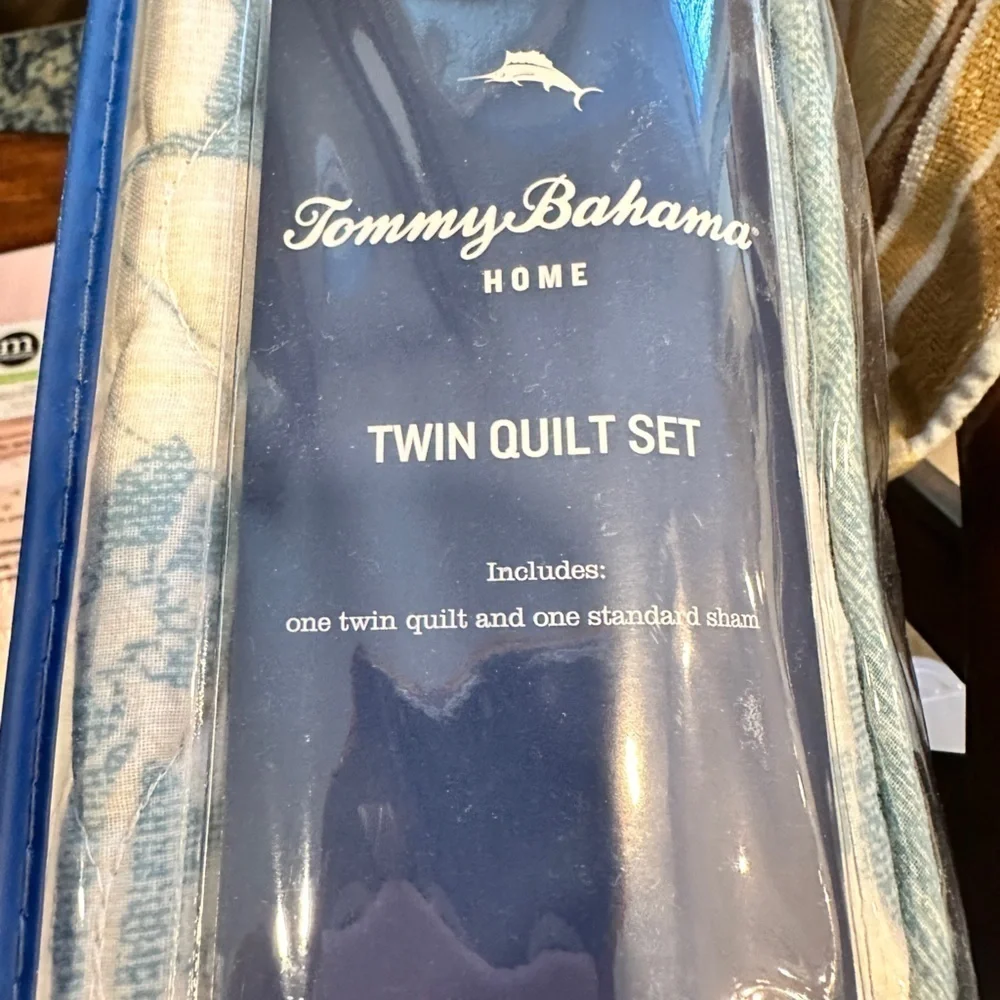 Tommy Bahama Laguna Beach Twin Quilt Set in Blue and White  - NWT